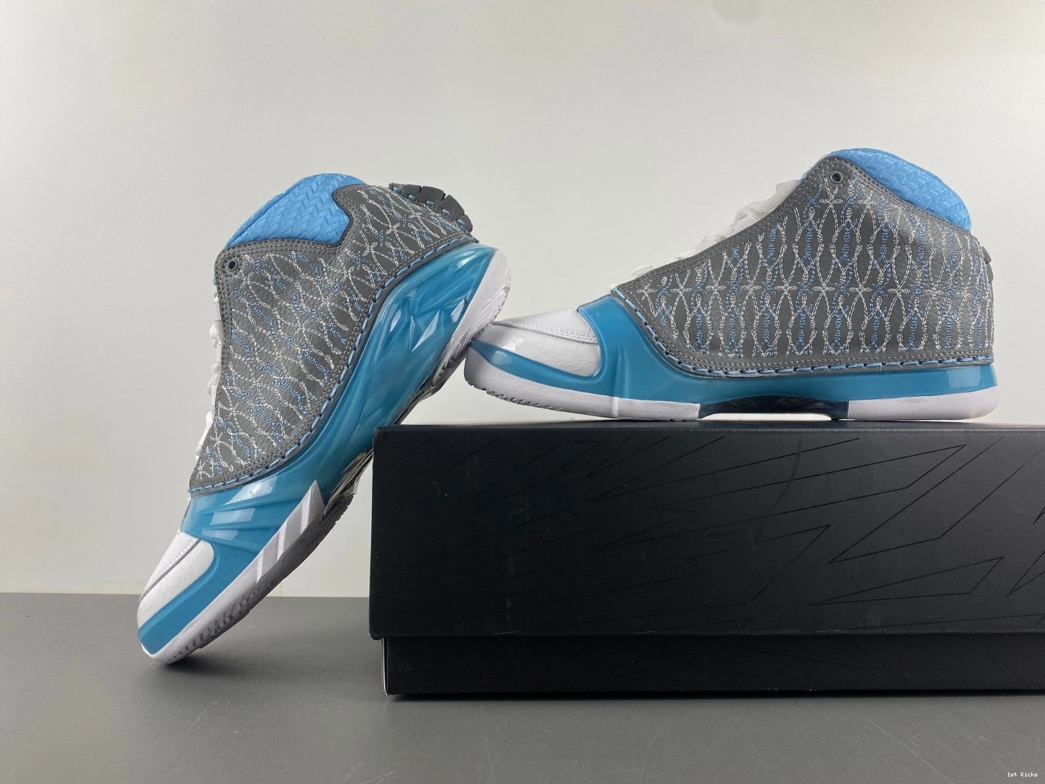 Premier Air 318474-151 23  Jordan 'Titanium'  0110